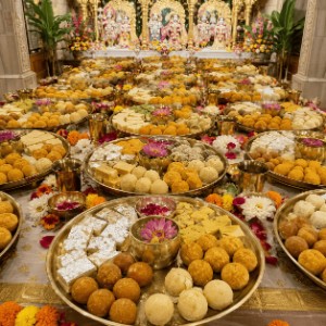 Contribute to 21 Brahmin Mithai Seva